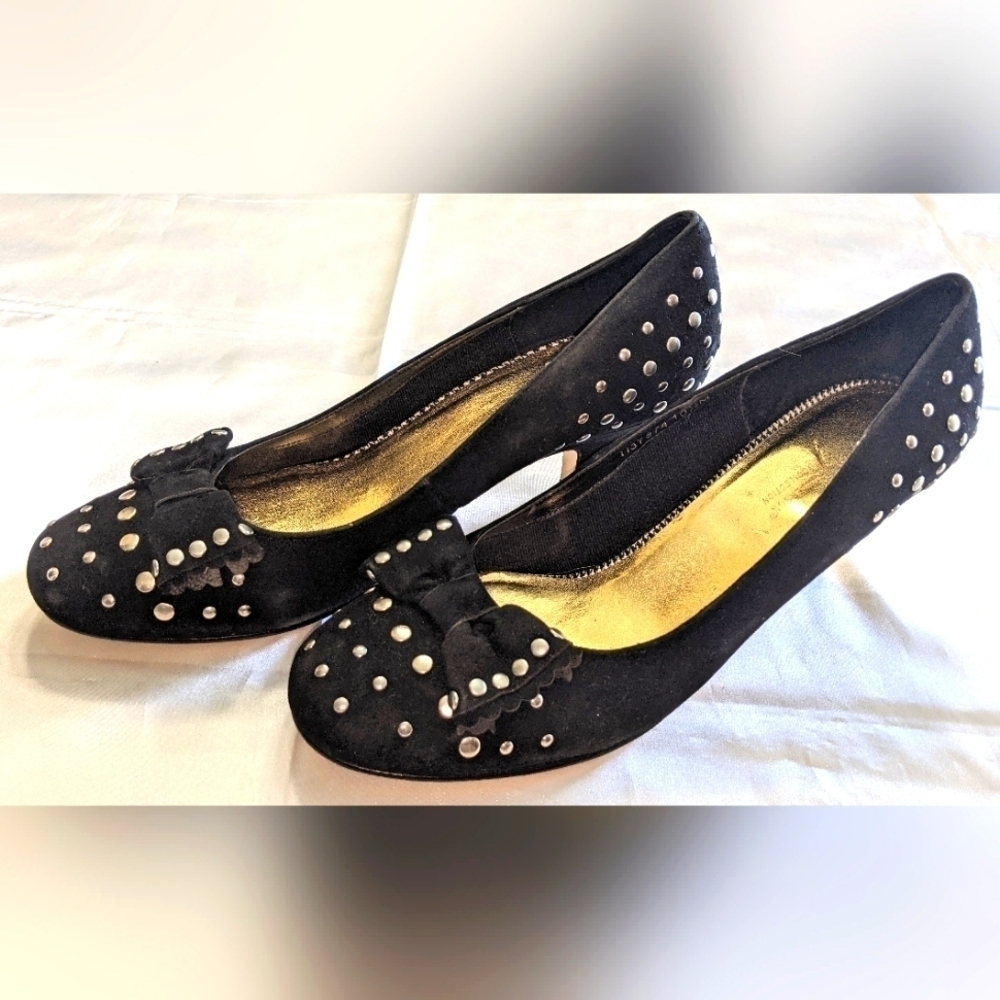 Ros Hommerson Red Collection Black Suede Pumps Heels w/ Studs Bow Size 10 1/2 M